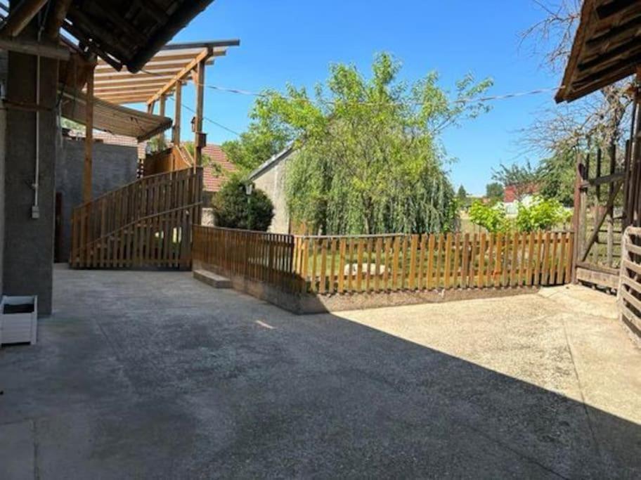 Maison Au Sein D'Une Ferme Villa Rahling Exterior foto
